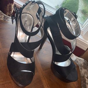 Michael Antonio sexy black heels worn once great condition! Size 9